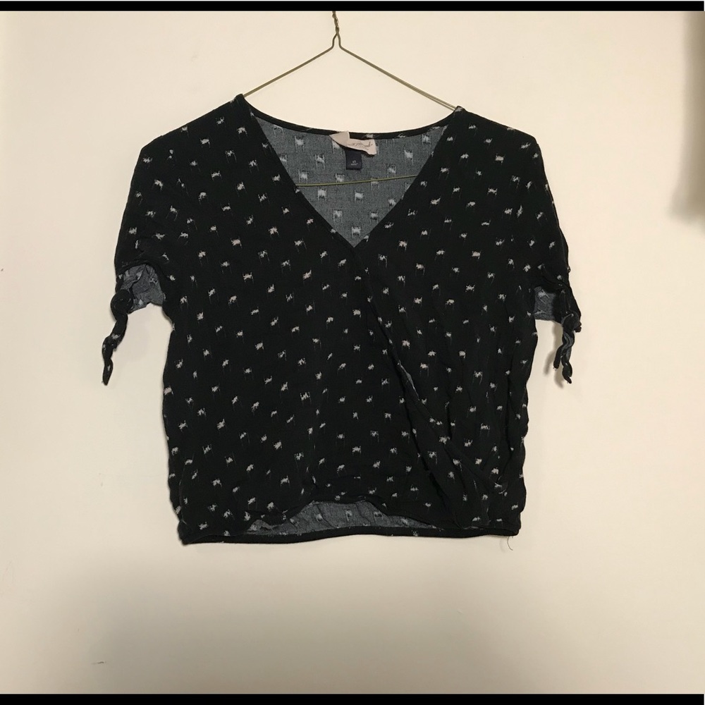 XS crop top with tie sleeves